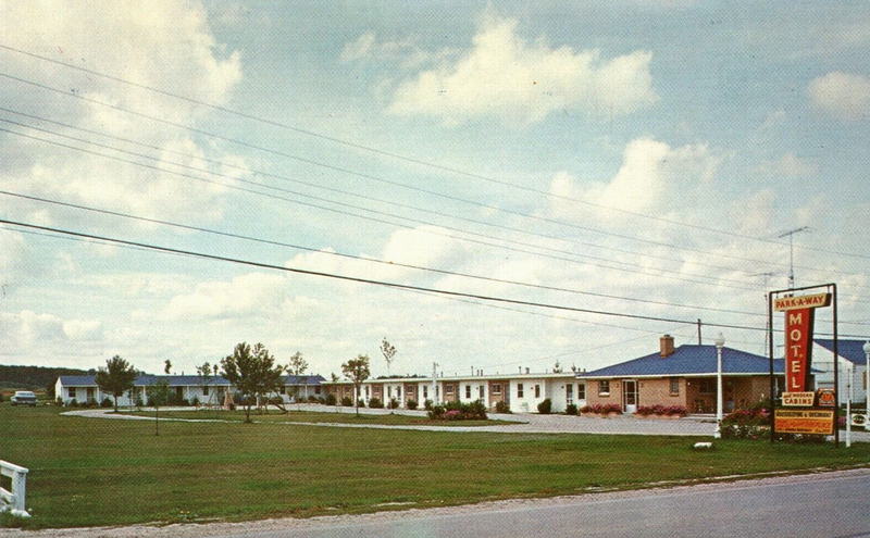 Park-A-Way Motel - Old Postcard